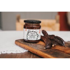 Elaborada amb ametlles i avellanes torrades, farina de garrofa, mel i oli d'oliva extra verge.